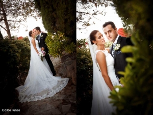 Fotografía de Boda en Granada de Marta y Victor. Posan recién casados