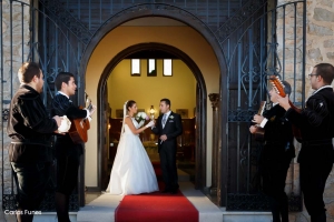 Fotografía de Boda en Granada de Marta y Victor. Ermita de los tres Juanes. Atarfe