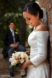 Felices Ismael y Esther recién casados en Granada