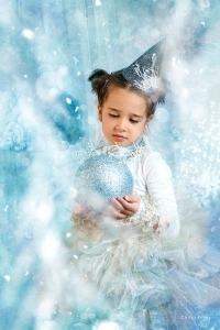 Campaña de mini sesiones de navidad fotográficas. Postal navideña infantil. Estudio Carlos Funes Granada. ©2018