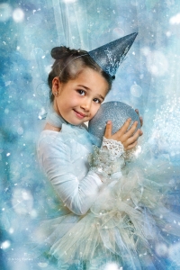 Campaña de mini sesiones de navidad fotográficas. Postal navideña infantil. Estudio Carlos Funes Granada. ©2018