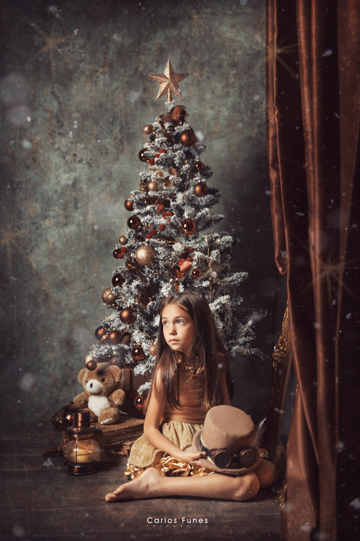 Fotografía vintage romántica de Navidad infantil, niños y bebes. Temporada 2023. Mini sesiones Carlos Funes ©2023